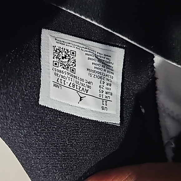 Air Jordan 11 Retro Low - Picture 4 of 9